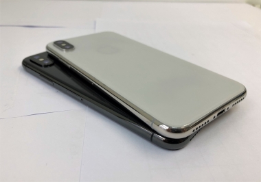 Apple iPhone X - physical stocks for salephoto1